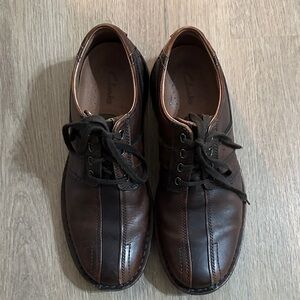 Clarks Men's Dark Brown Leather Lace-Up Oxfords with Black Panel